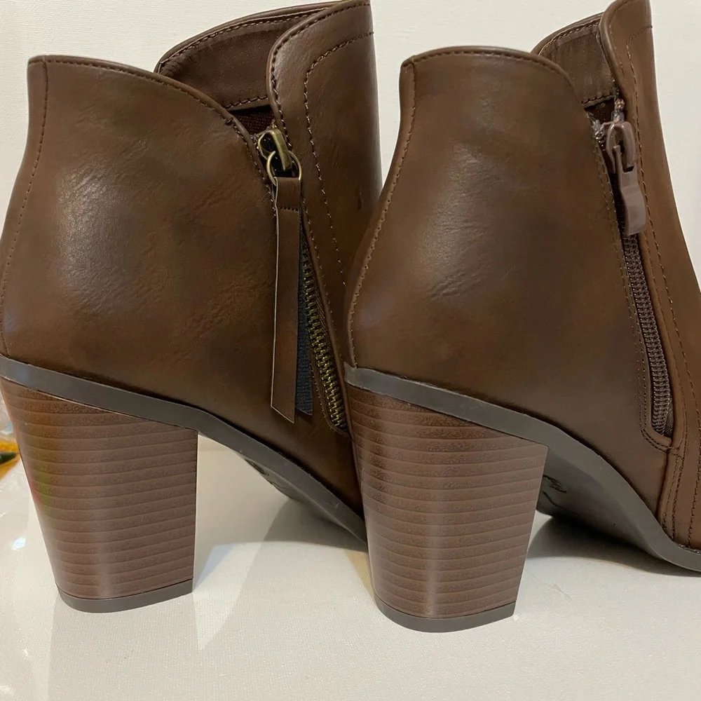 TrendSup Collection Buffy - 20 Side Zipper Chunky Stacked Heel Booties - Picture 5 of 5